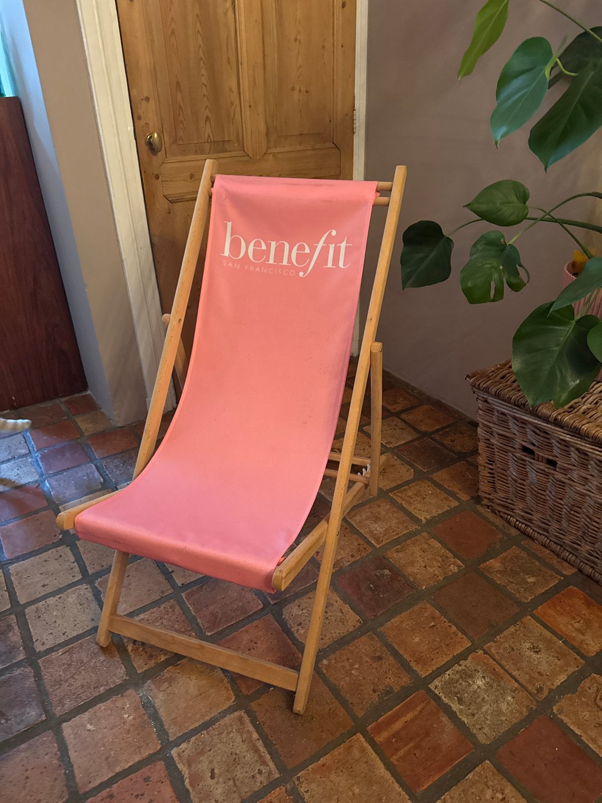 Roze Benefit strandstoel - Inklapbaar en verstelbaar, Ophalen, Gebruikt, Hout, Inklapbaar