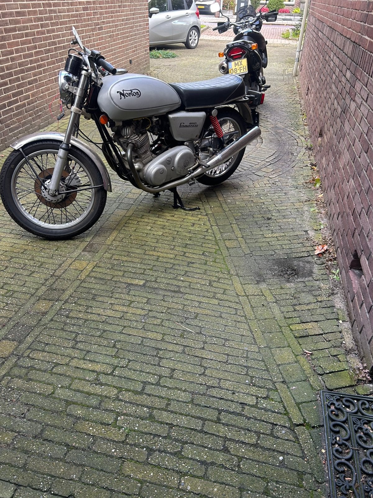 Norton 850 commando