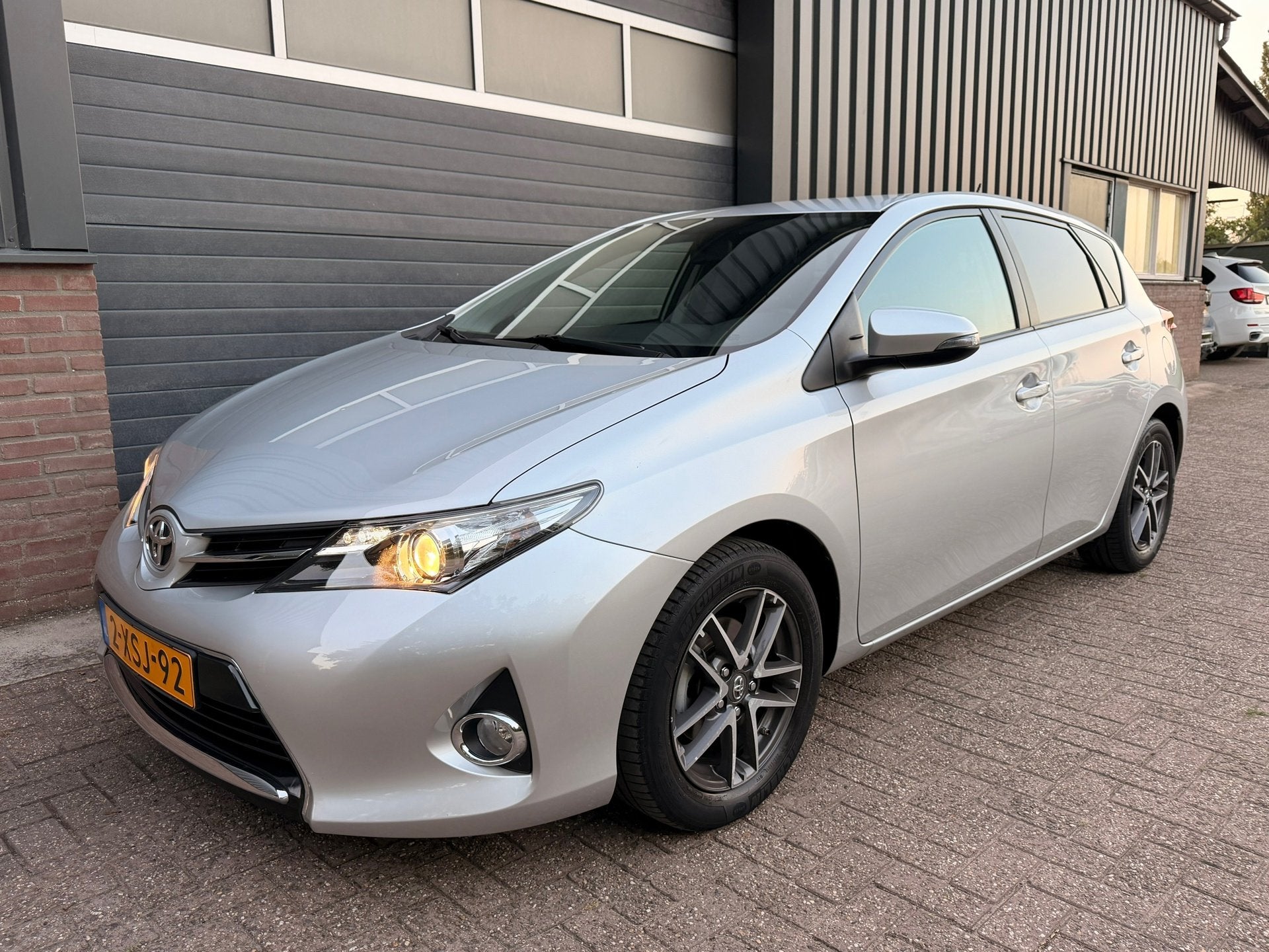 Toyota Auris 1.3 Trend Top 5 editie Trekhaak / Achteruitrijc, Auto's, Voorwielaandrijving, Euro 5, Gebruikt, Zwart