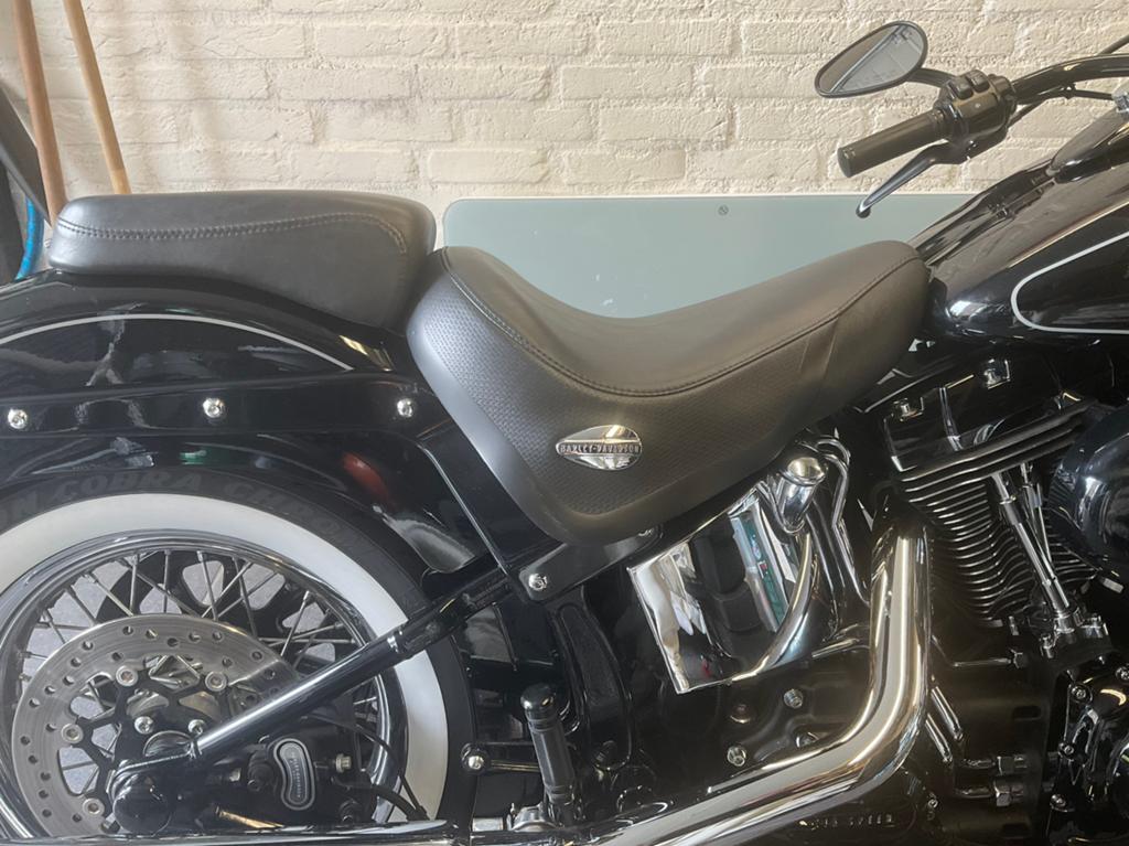 HARLEY Softail Twincam Zadel & Rear Seat z.g.a.n. €100,-, Ophalen