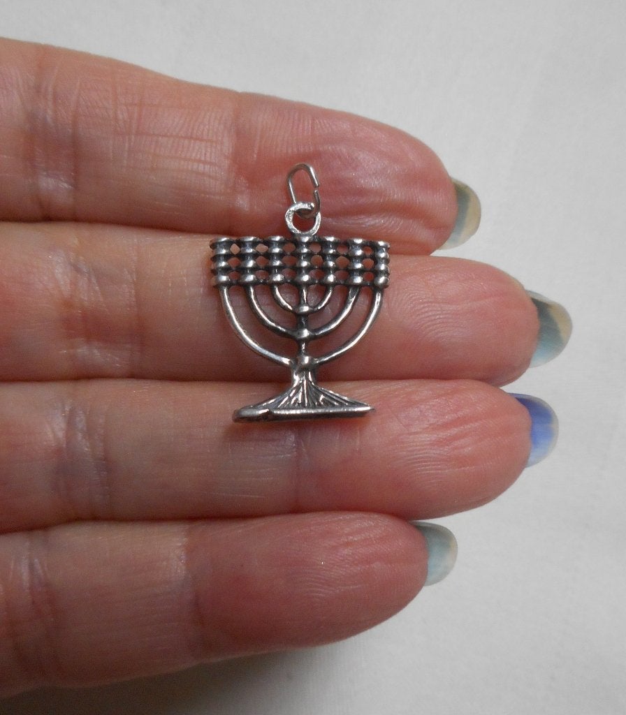 Zilveren hanger menora Joodse kandelaar nr.430, Verzenden, Zo goed als nieuw, Zilver, Zilver