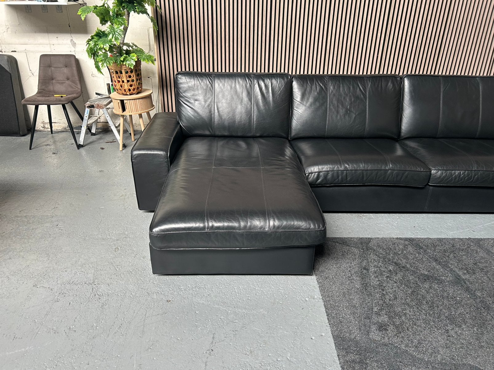 GRATIS LEVERING ZWART LEDEREN IKEA KIVIK 383X255 GEREINIGD, Huis en Inrichting, Banken | Bankstellen, Hoekbank, 300 cm of meer