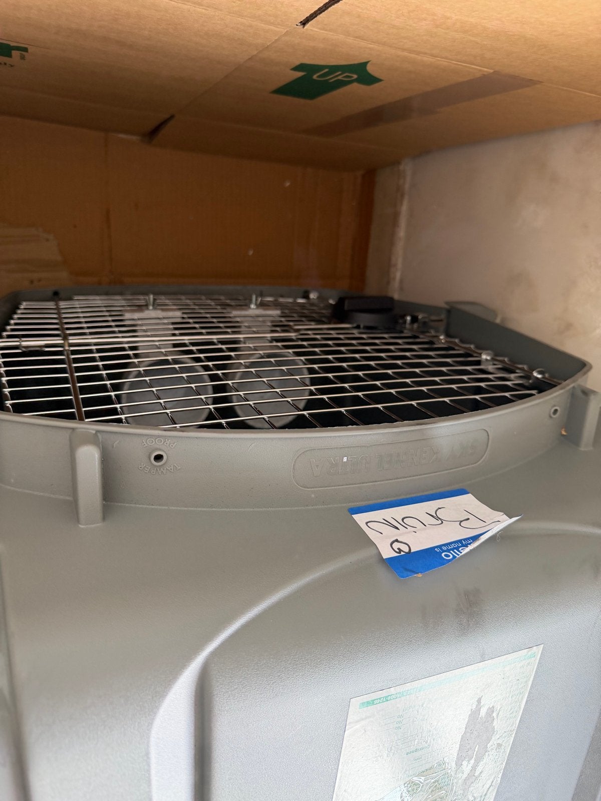Dog Travel Crate, Ophalen, Zo goed als nieuw
