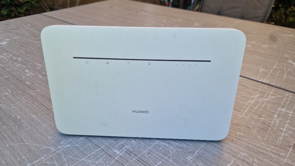 Huawei 4G router, type 8535 232, Ophalen of Verzenden, Zo goed als nieuw, Router, Huawei