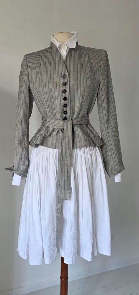 Pauw 3 peplum jasje in grijs/ zilver 38/40, Kleding | Dames, Maat 38/40 (M), Verzenden, Pauw, Zo goed als nieuw