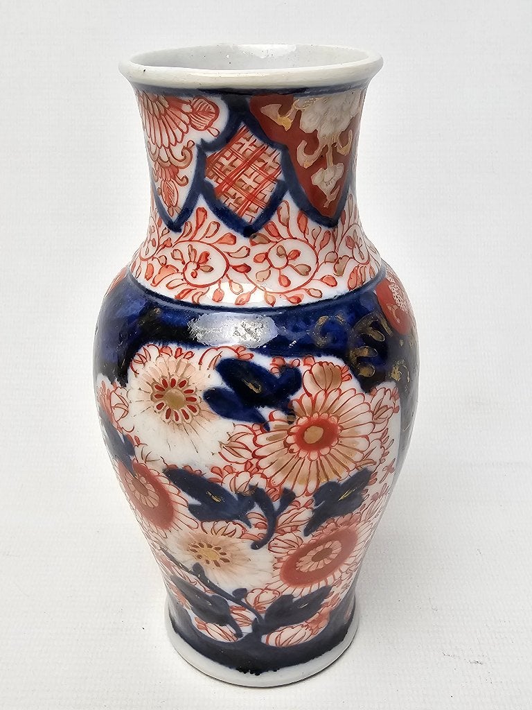 # Imari vaasje. Hoogte 18.5 cm. Diameter 8 cm, Ophalen of Verzenden