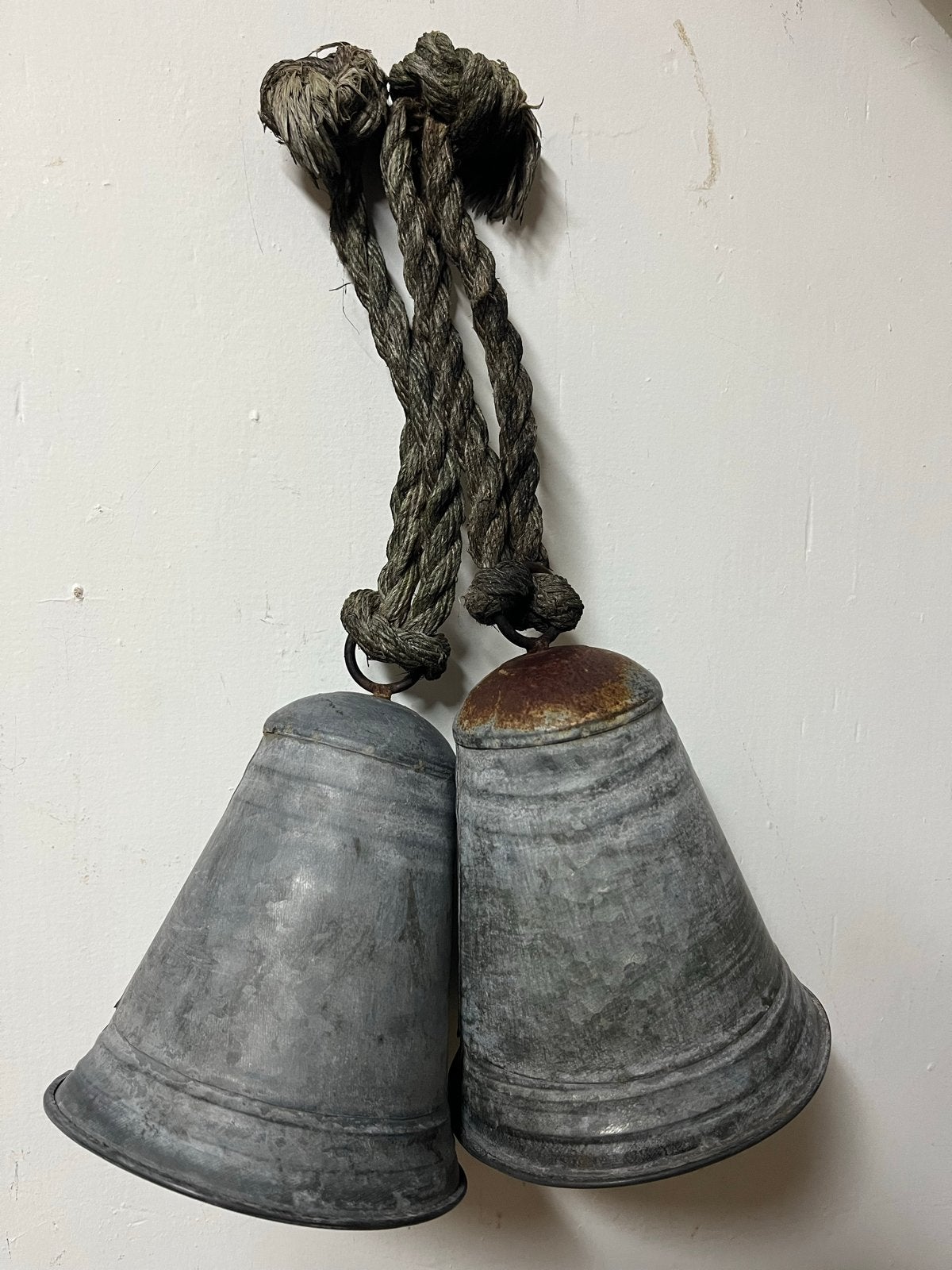 Antieke brocante bellen aan touw, Ophalen of Verzenden