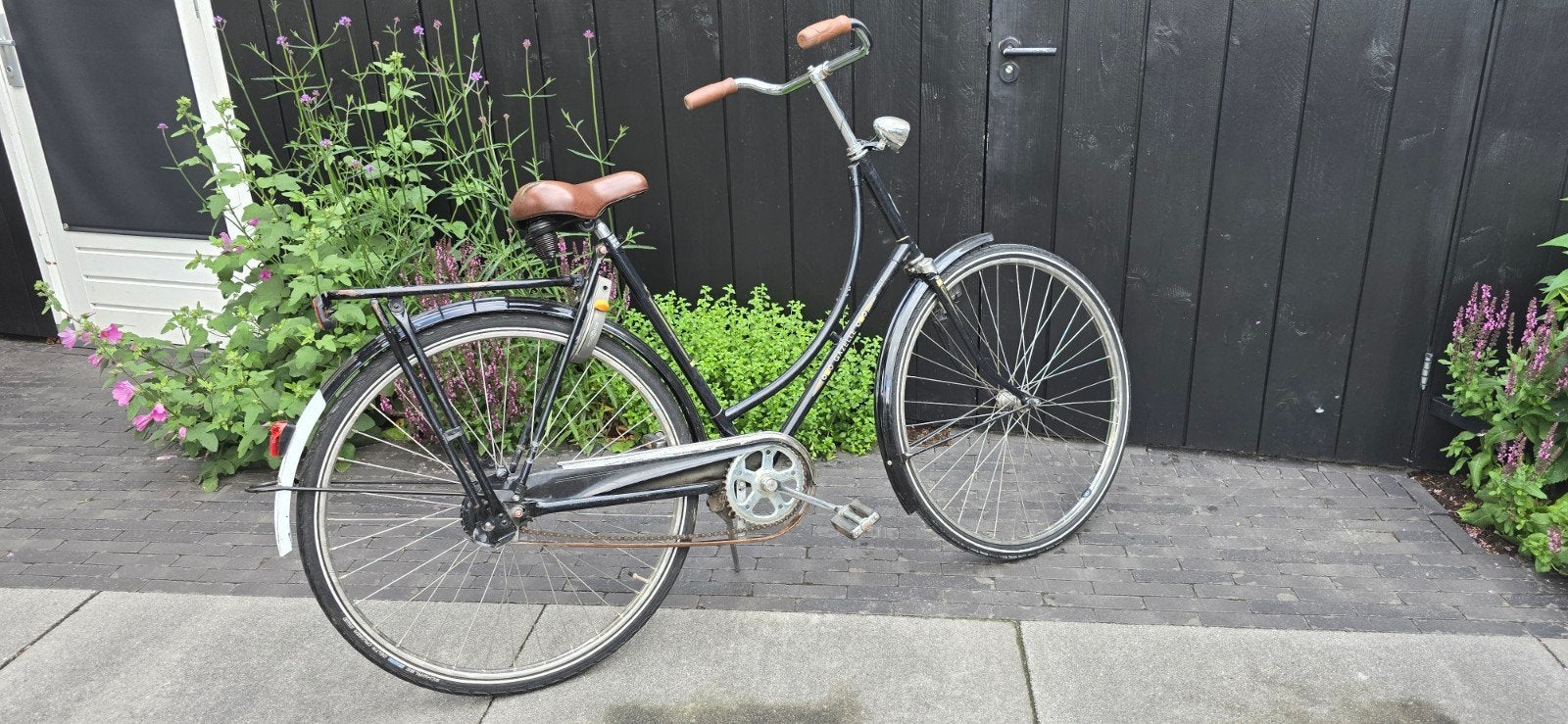 Nette Damesfiets - Klassiek Zwart Model, Fietsen en Brommers, Fietsen | Dames | Damesfietsen, Overige merken, Velgrem, Ophalen of Verzenden
