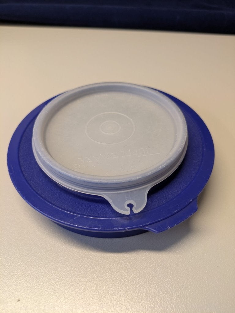Tupperware spatdeksel voor maatbeker/mixerkom, Huis en Inrichting, Keuken | Tupperware, Ophalen, Gebruikt, Overige typen
