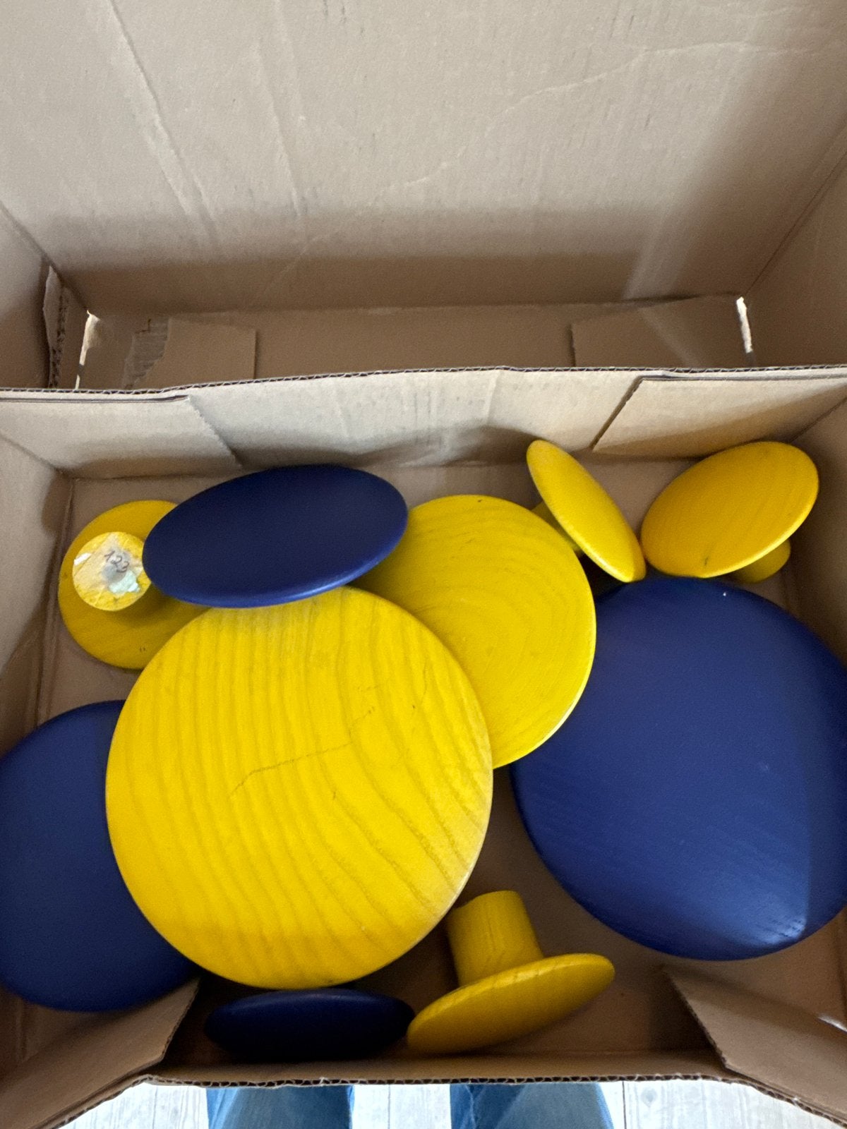 Muuto The Dots kapstokken - Geel en Paars, Ophalen, Hout, Gebruikt, Meerkleurig