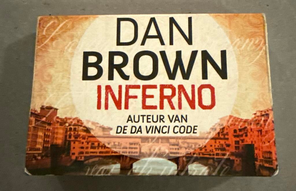 Dan Brown - Inferno - dwarsligger, Boeken, Verzenden, Zo goed als nieuw, Nederland