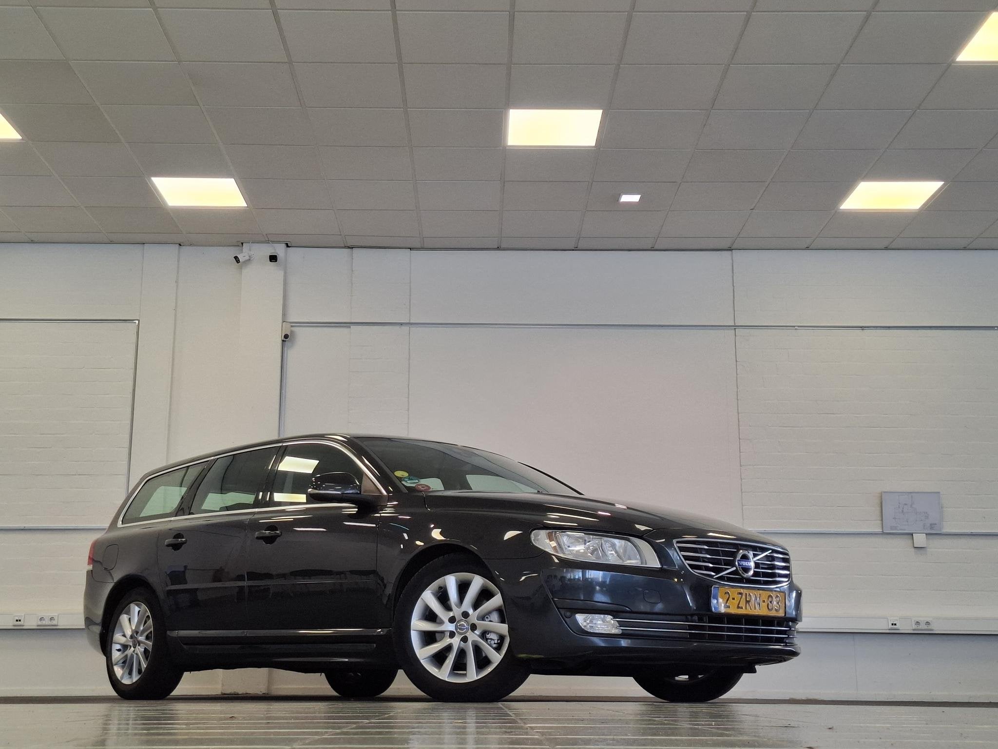 Volvo V70 1.6 D2 Nordic+ Trekhaak Goed onderhouden Leder Nav, Auto's, Voorwielaandrijving, Stof, Gebruikt, 4 cilinders