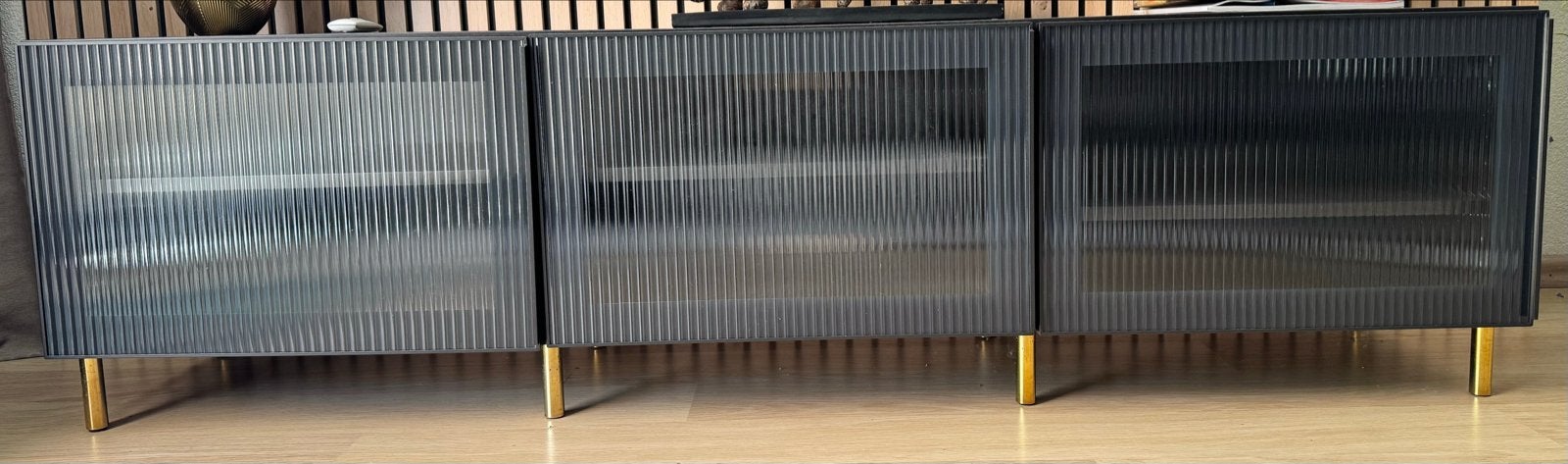 IKEA BESTÅ dressoir / TV-meubel met geribbeld glas – zwart, Ophalen, 150 tot 200 cm, 25 tot 50 cm, Met deur(en)