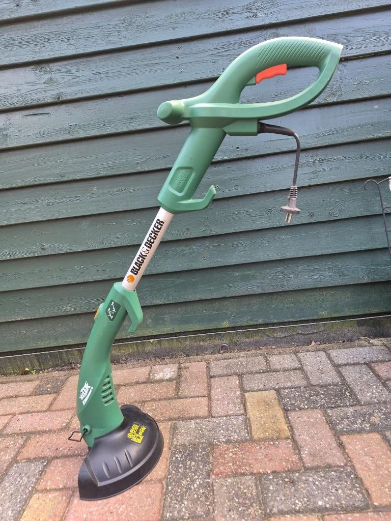 Black & Decker Grastrimmer GL301, Tuin en Terras, Ophalen, Gebruikt, Black & Decker, 10 tot 30 cm