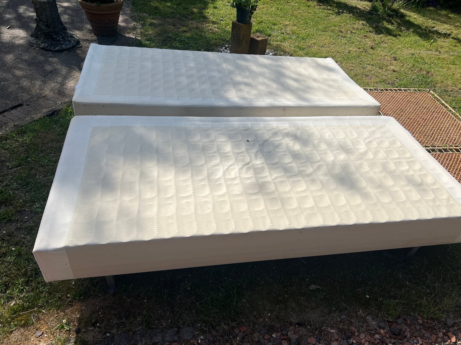 IKEA Sultan Boxspring met 2 matrassen en rieten hoofdeind, Tweepersoons, Ophalen of Verzenden, 180 cm, Gebruikt