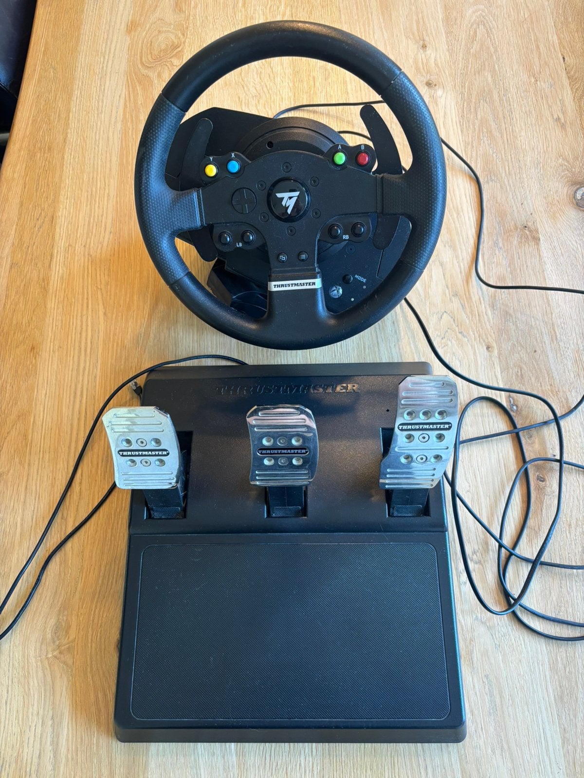 Thrustmaster T3PA pedalen + TMX Force Feedback stuur, Ophalen, Zo goed als nieuw, Stuurtje of Sportattribuut, Xbox One
