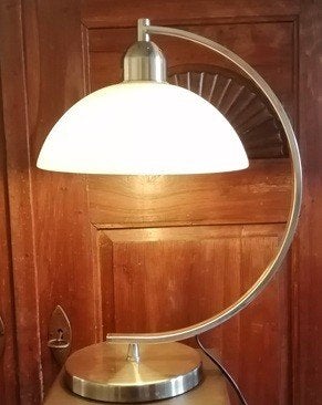 Mooie design tafellamp met een ronde witte kap van glas, Huis en Inrichting, 50 cm, Overige merken, Wit, Glas