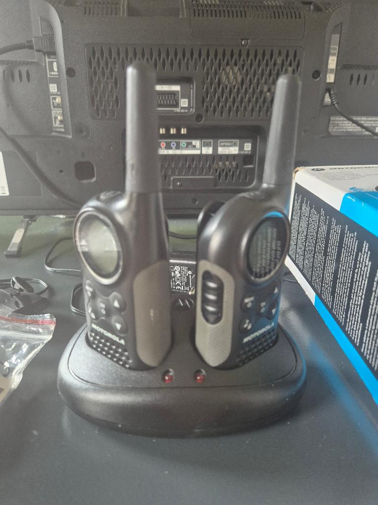 motorola tlkr t6 walkie-talkie, Telecommunicatie, Portofoons en Walkie-talkies, Ophalen of Verzenden, Gebruikt, 5 tot 15 km, Portofoon of Walkie-talkie