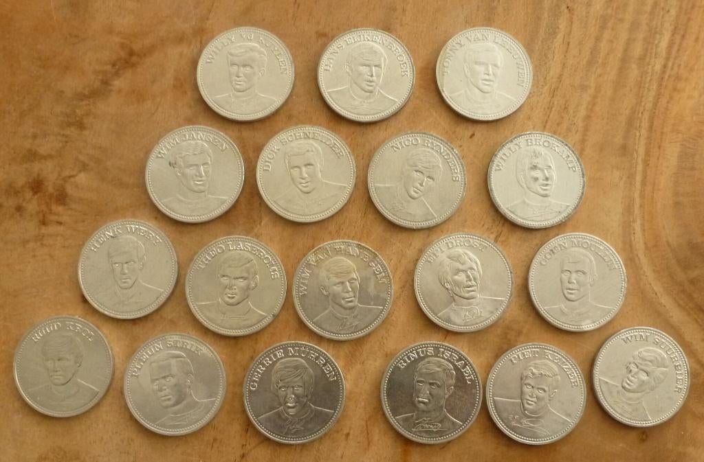 Leuke oude SHELL voetbalmunten uit 1970 (18st), Ophalen of Verzenden, Gebruikt, Ajax, Overige typen
