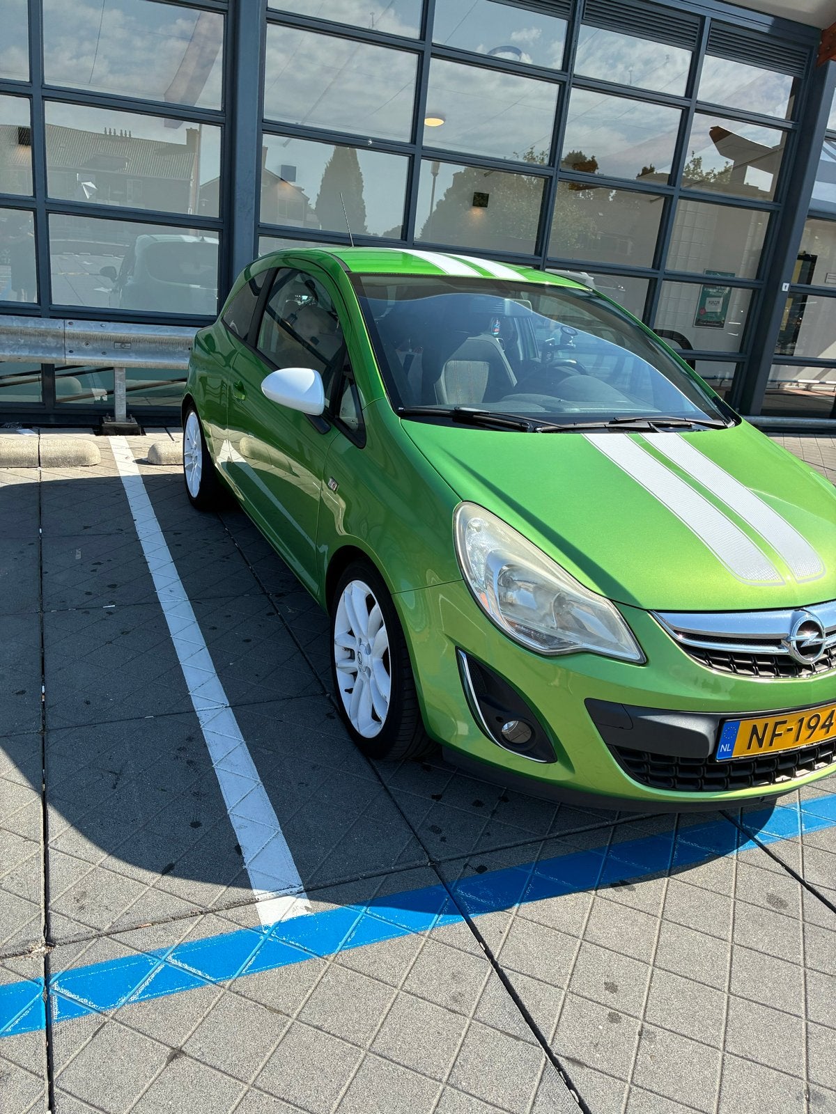 Opel Corsa 1.4 64KW 3D 2011 Groen, Auto's, Voorwielaandrijving, Stof, 40 €/maand, 4 cilinders
