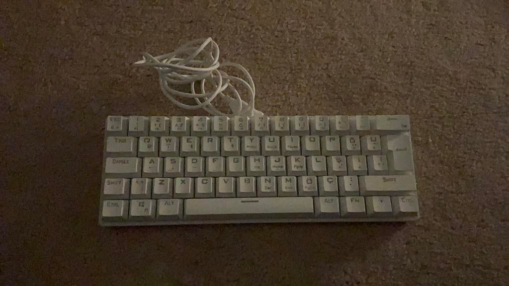 Rampage rgb toetsenbord (turks), Computers en Software, Toetsenborden, Ophalen, Zo goed als nieuw, Gaming toetsenbord