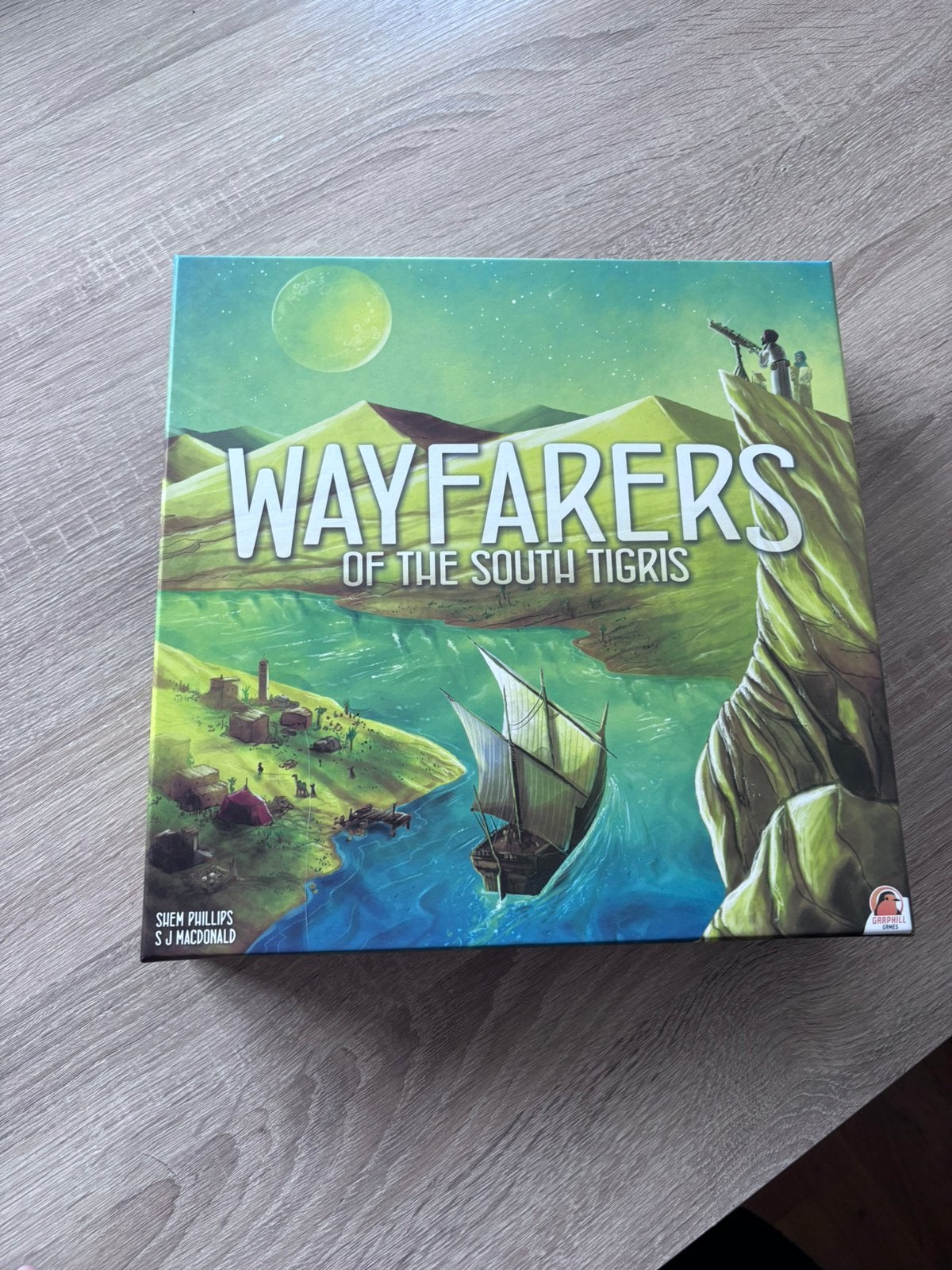 Wayfarers of the South Tigris [ENG] + metal coins, Ophalen of Verzenden, Zo goed als nieuw
