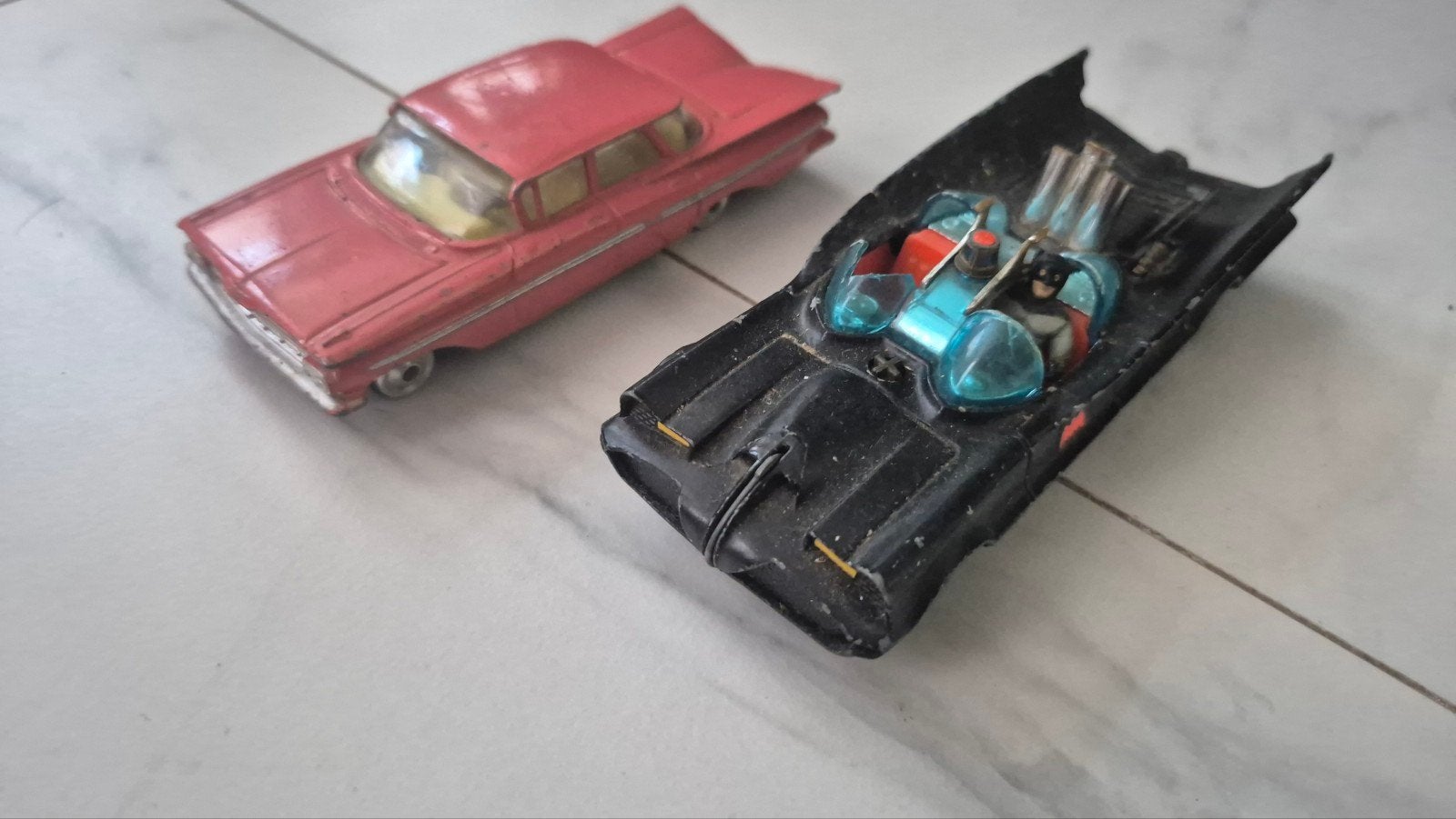 Corgi Toys Batmobile land rover chevrolet impala, Ophalen of Verzenden, Gebruikt, Auto, Corgi