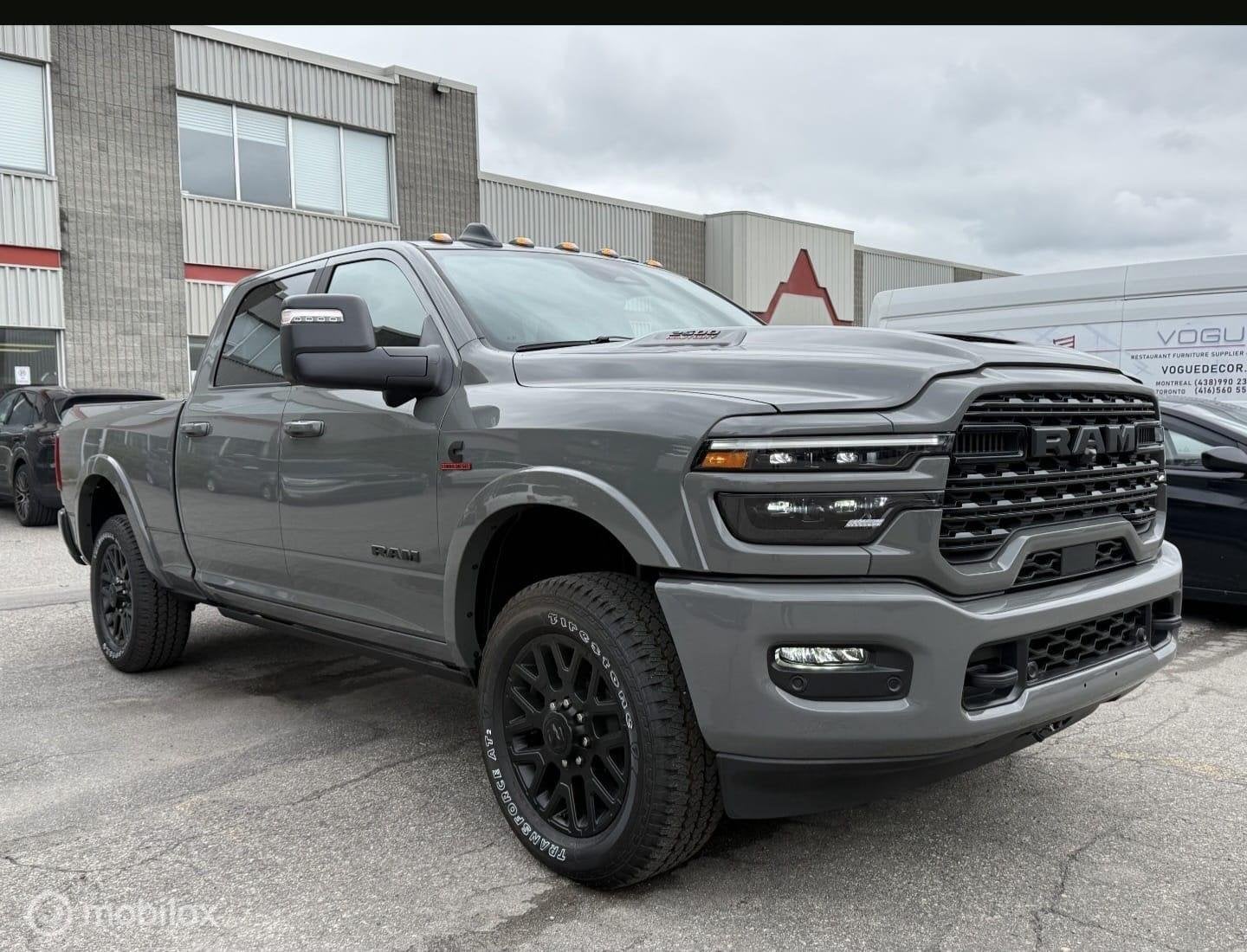 Dodge Ram 2500 Limited 6.7 Cummins 2026 Bpm vrij, Auto's, Automaat, 430 pk, Zwart, RAM 2500