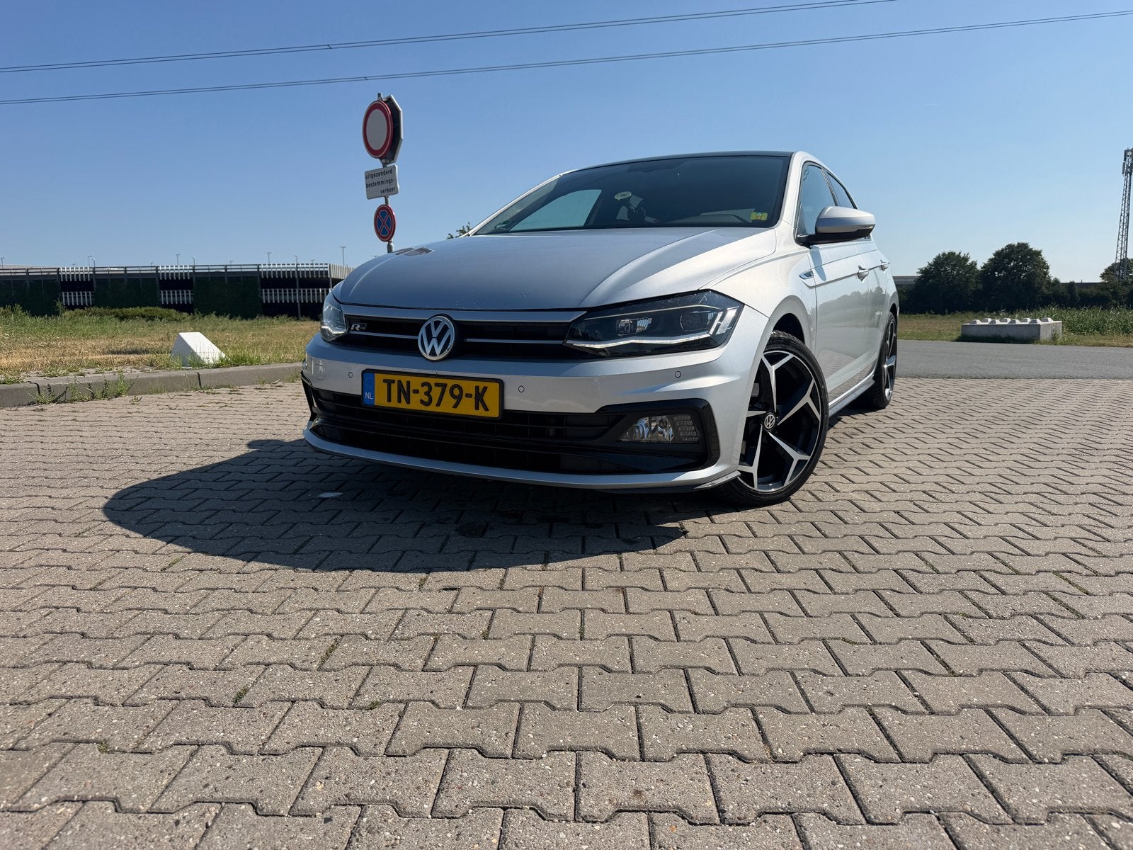 VW Polo R-Line 1.0 TSI | Pano | ACC | Camera | CarPlay, 40 €/maand, Zwart, Origineel Nederlands, Handgeschakeld