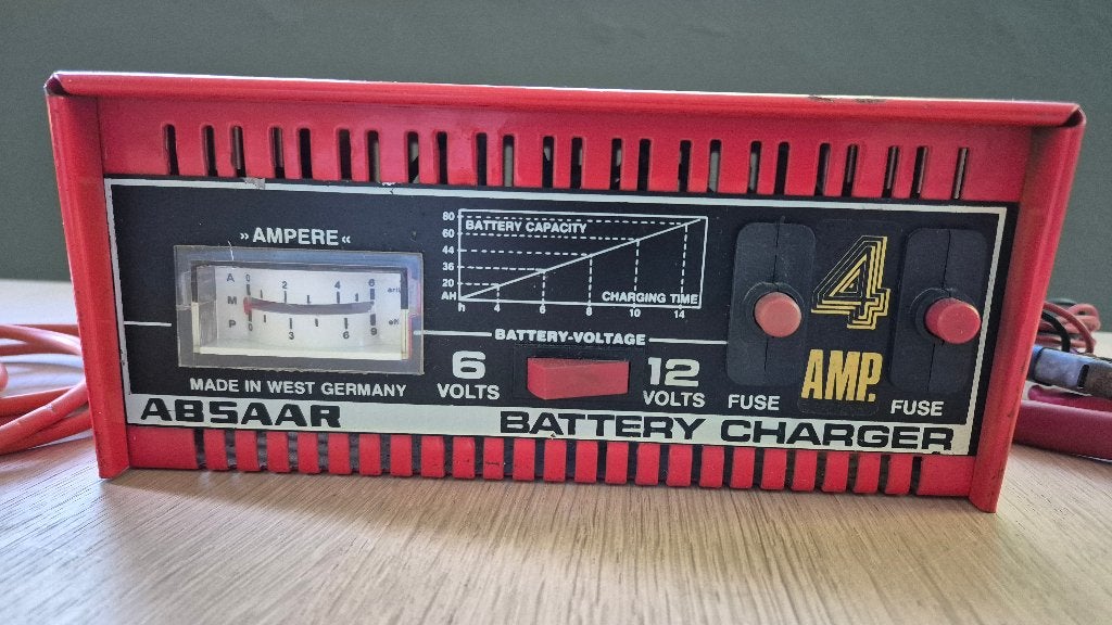 Acculader 6V/12V, 4Amp, Auto-onderdelen, Accu's en Toebehoren, Gebruikt