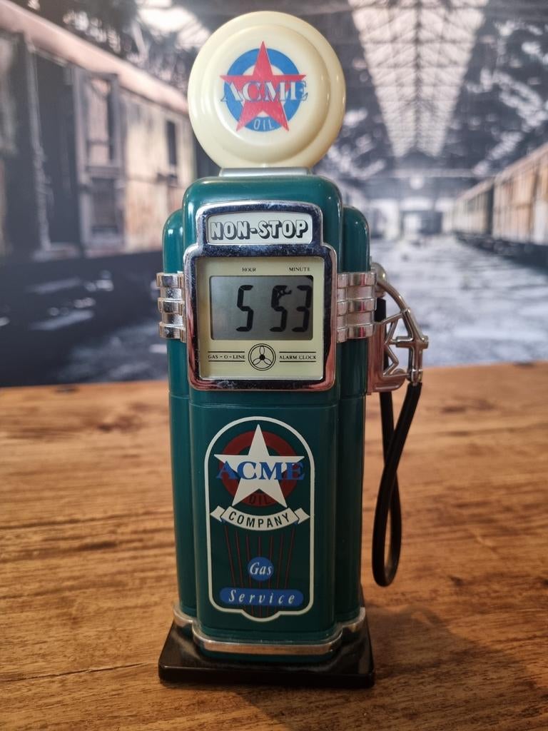 Vintage ACME Benzinepomp Wekker - Uniek Design, Verzamelen, Ophalen of Verzenden, Huis en Inrichting