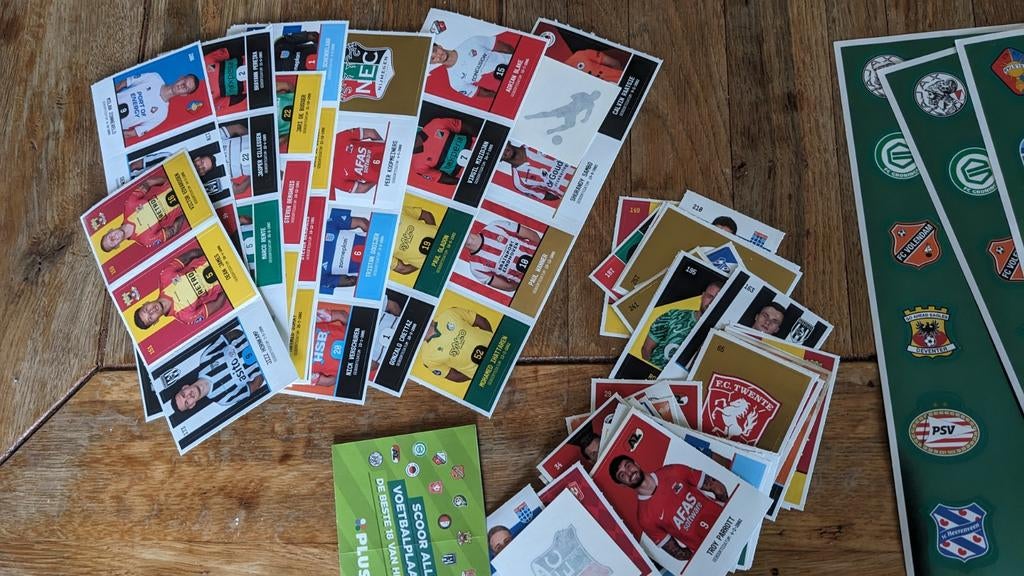 Plus  voetbal stickers, Ophalen of Verzenden, Meerdere stickers