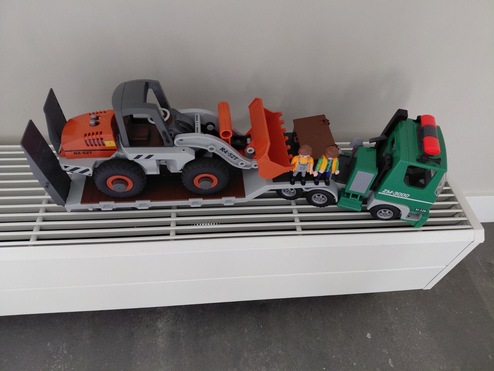 5026 Playmobil vrachtwagen met dieplader en graafmachine, Ophalen of Verzenden, Gebruikt