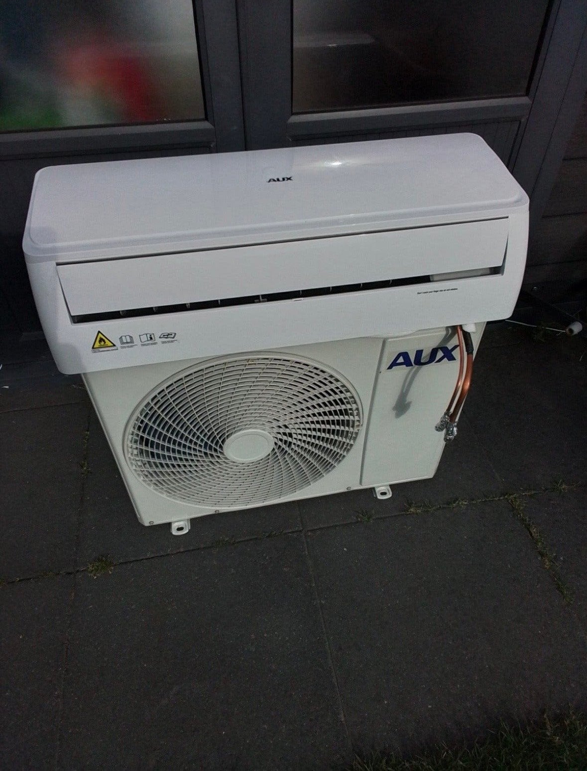 AUX Split Type Airconditioner (Koelen/Verwarmen), Witgoed en Apparatuur, Ophalen, 3 snelheden of meer, Zo goed als nieuw, Koelen en Ontvochtigen