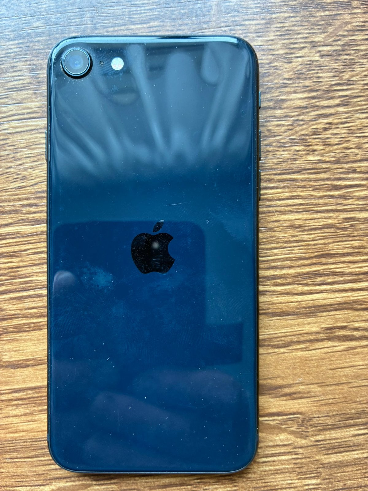 iPhone Se Zwart 64GB - Inclusief oplader en hoesjes, Telecommunicatie, Mobiele telefoons | Apple iPhone, Gebruikt, 64 GB, Zonder abonnement