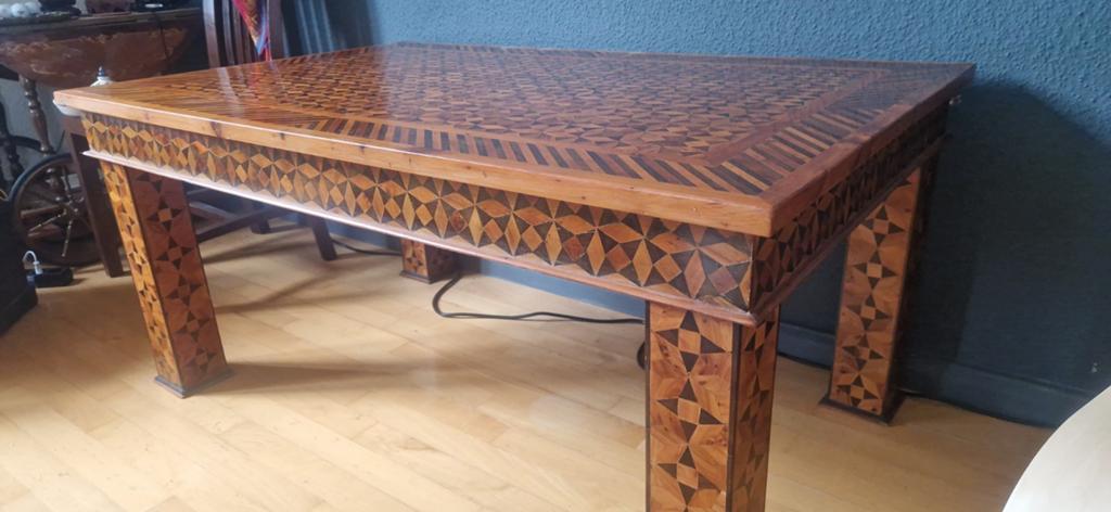 Handgemaakte salontafel van Thuya hout uit Essaouira, Ophalen