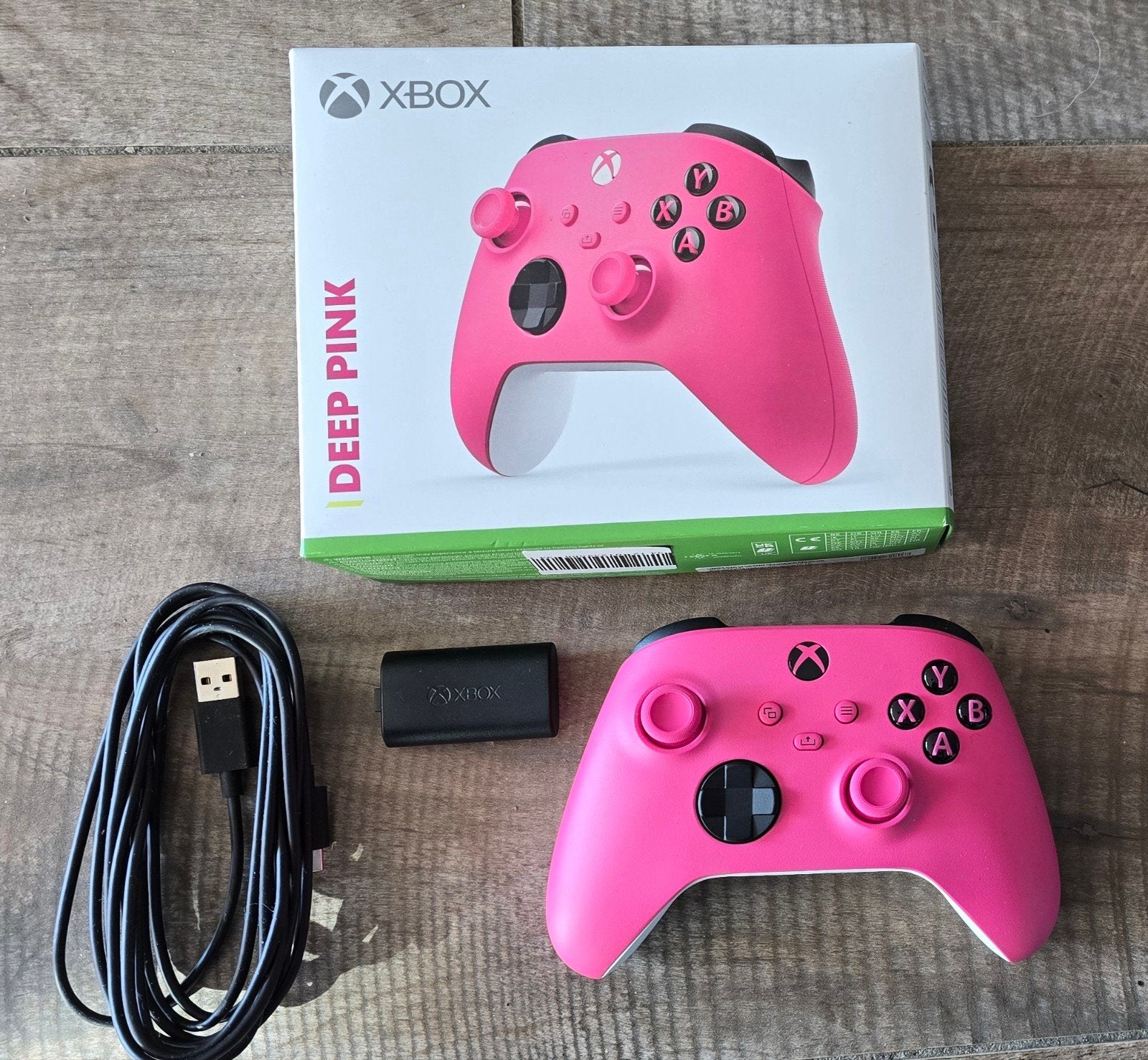 Nieuwe Xbox Controller Deep Pink + Play & Charge Kit V3, Nieuw, Ophalen of Verzenden, Controller, Xbox Original