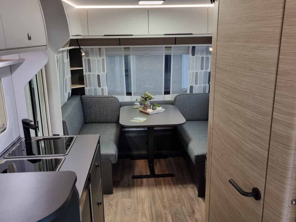 Fendt Apero 465 TG Enkele bedden - 1800 kg, Caravans en Kamperen, Caravans, Standaardzit, Bedrijf, Fendt, Schokbreker