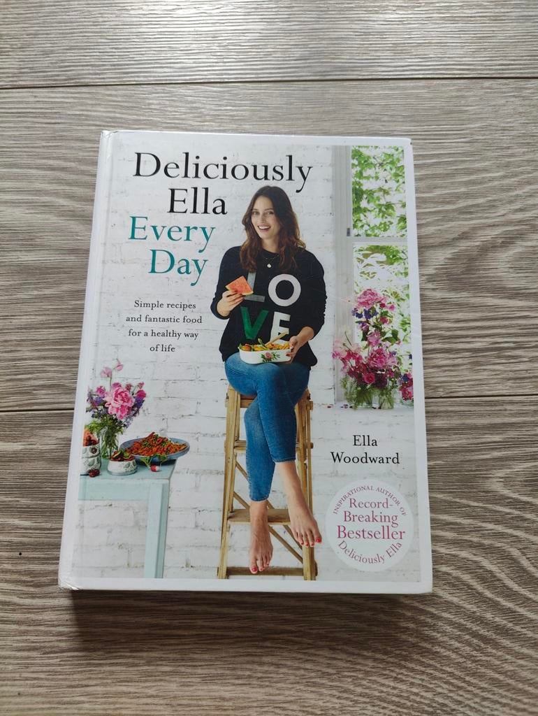 Deliciously Ella Every Day - Kookboek, Boeken, Gezond koken, Ophalen of Verzenden, Zo goed als nieuw, Overige gebieden