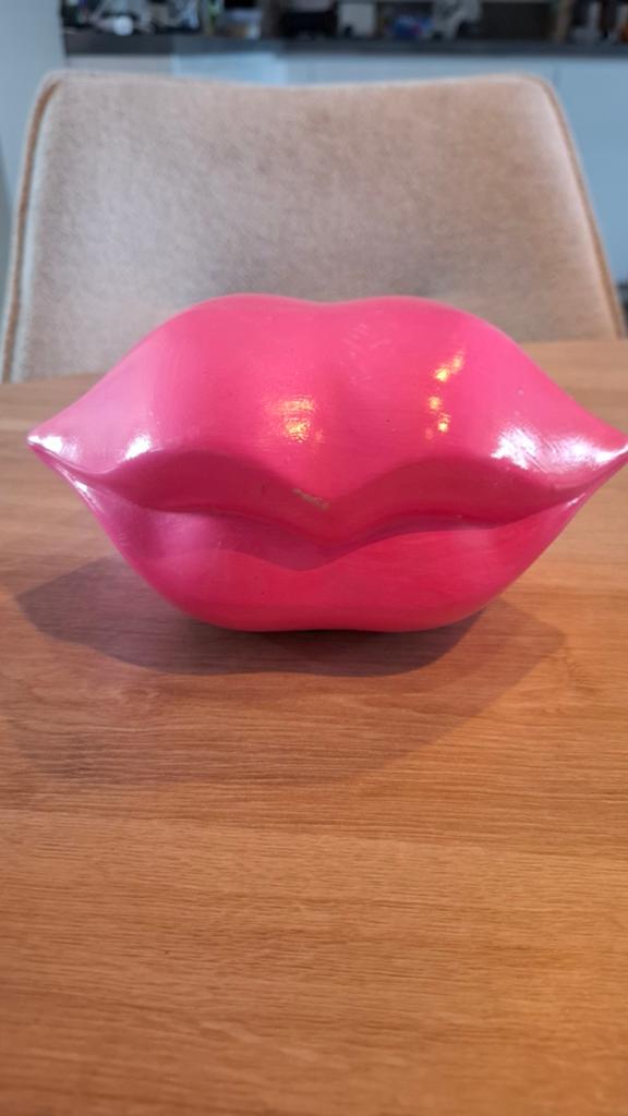 Beeldje lippen roze Kwantum, Ophalen of Verzenden, Gebruikt, Roze