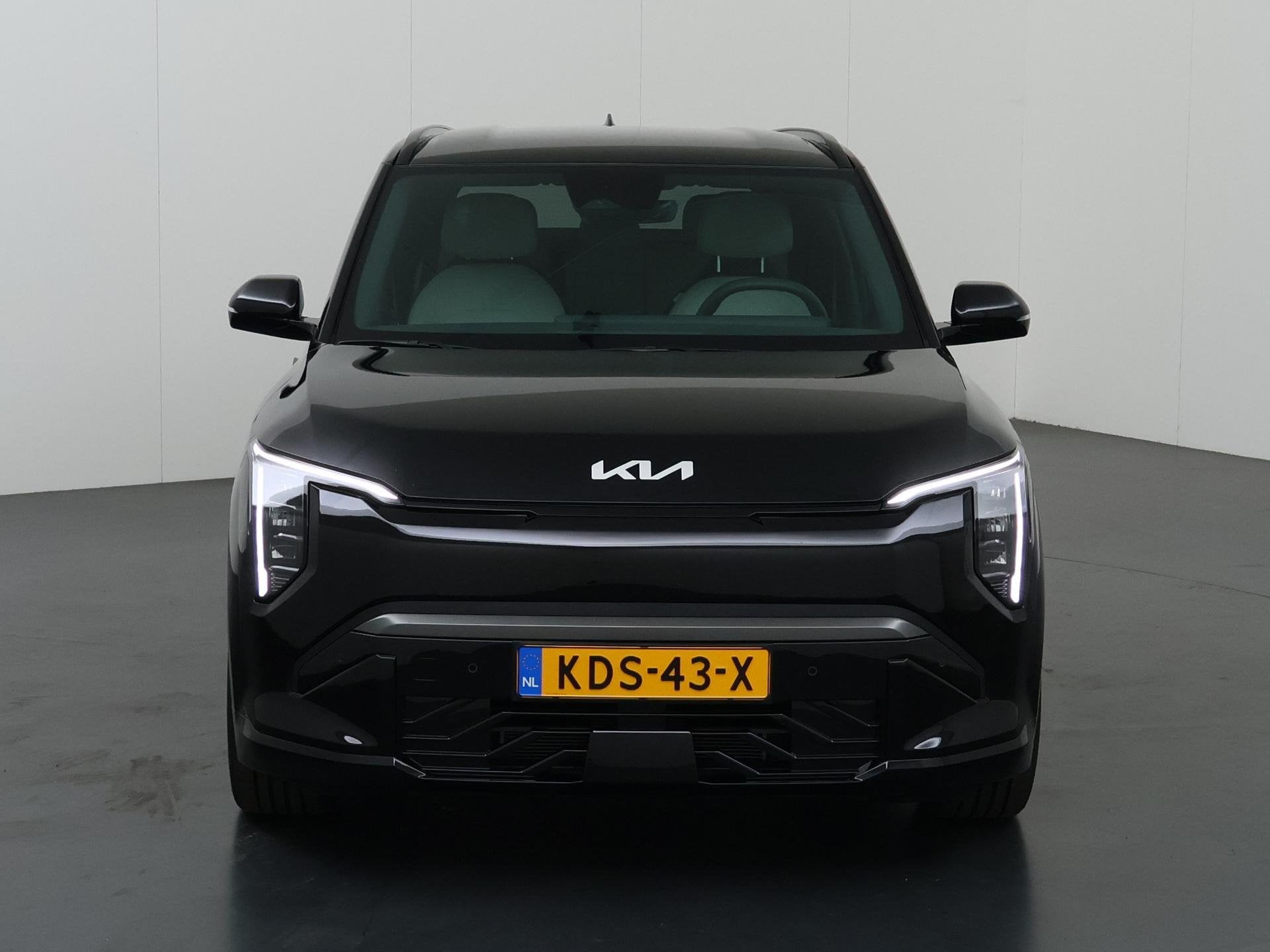 Kia EV3 GT-Line Business Edition 81.4 kWh | 19" lichtmetalen, Zwart, Origineel Nederlands, Grijs, 204 pk