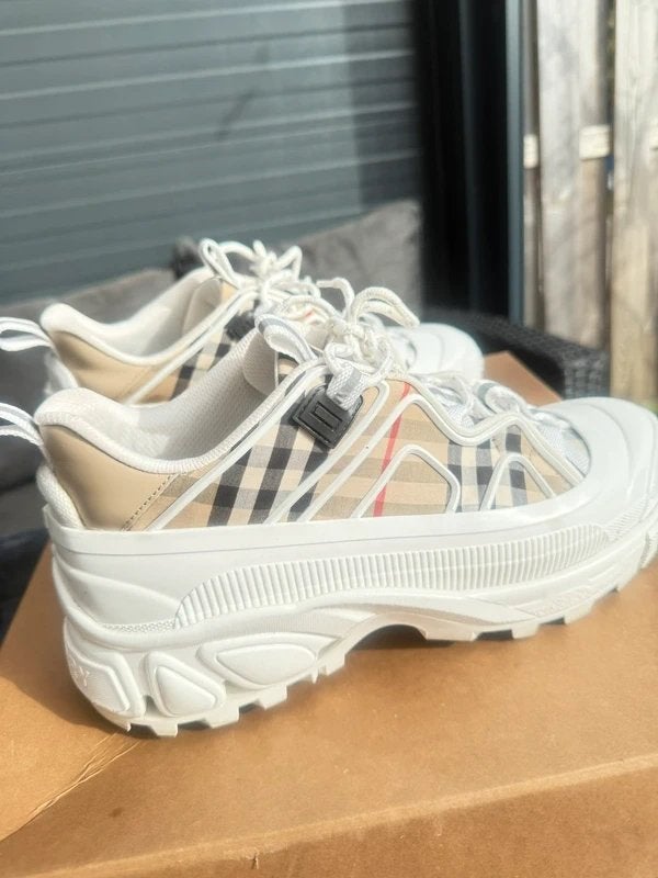 Originele Burberry sneakers - maat 41,5 - Zo goed als nieuw, Ophalen, Zo goed als nieuw, Wit, Sneakers of Gympen