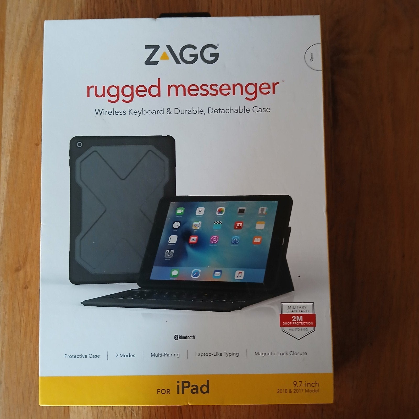 ZAGG Rugged Messenger toetsenbord en hoes voor iPad 9.7-inch, 9 inch, Gebruikt, 2017, 2018, Apple iPad