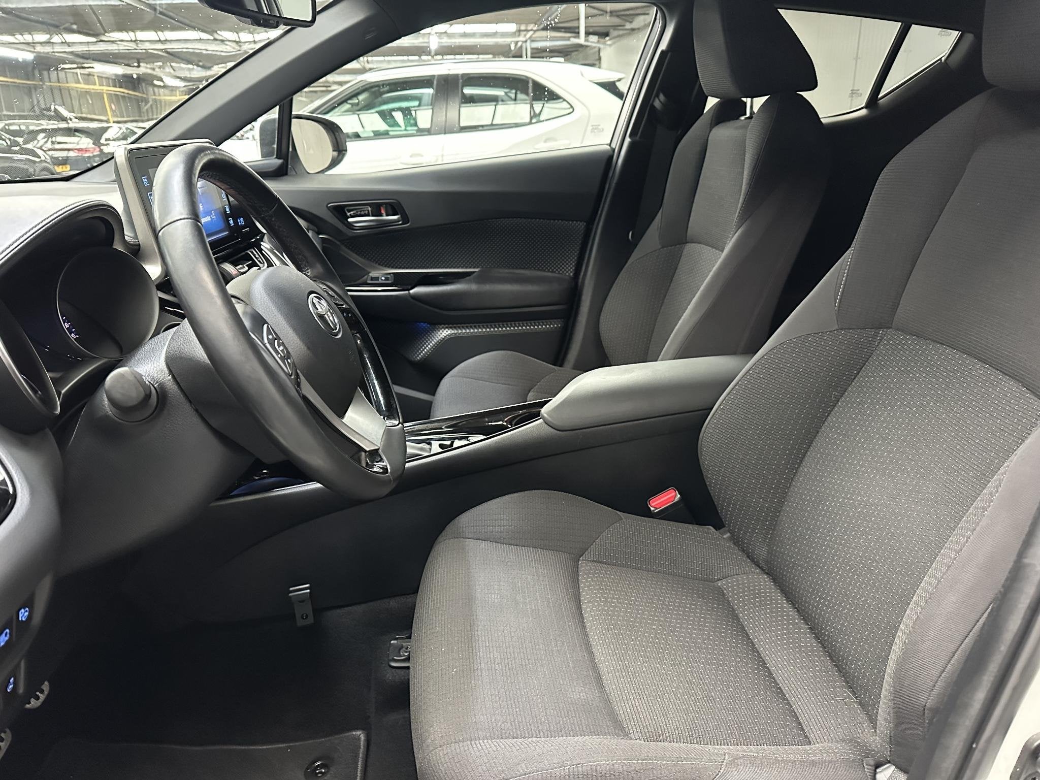 Toyota C-HR 1.8 Hybrid Dynamic | Stoel/stuurwielverwarming |, Auto's, Stoelverwarming, Stof, Euro 6, 4 cilinders