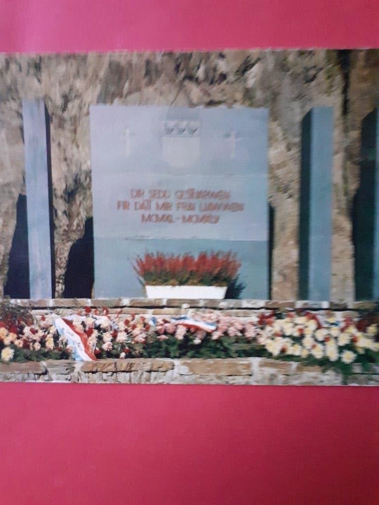 ansichtkaart Clervaux (Luxemburg) monument voor de doden, Verzenden, 1960 tot 1980, Ongelopen, België en Luxemburg