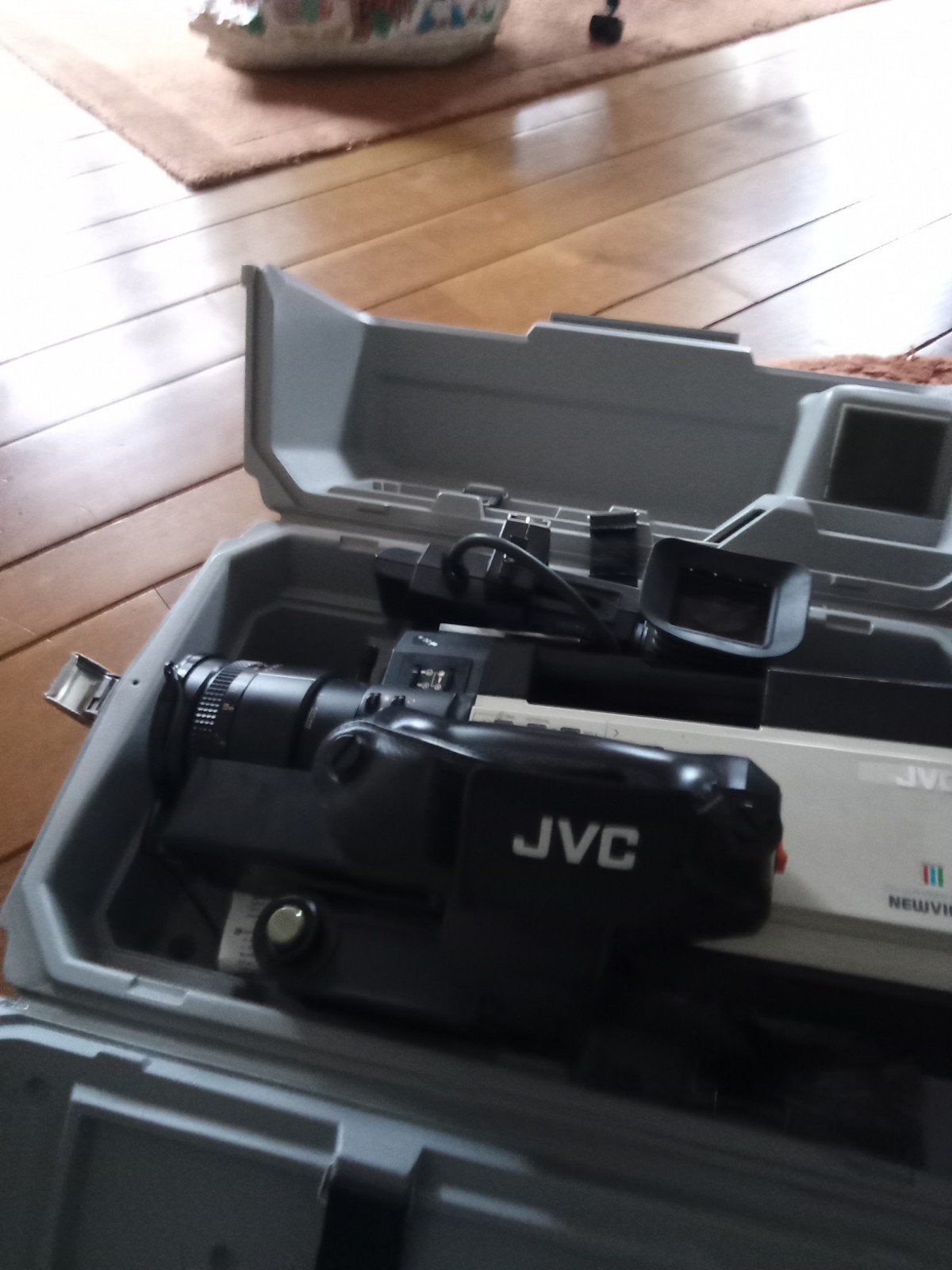 JVC Newvicon Videocamera met Koffer en Accessoires, Ophalen of Verzenden, VHS-C of SVHS-C, Camera