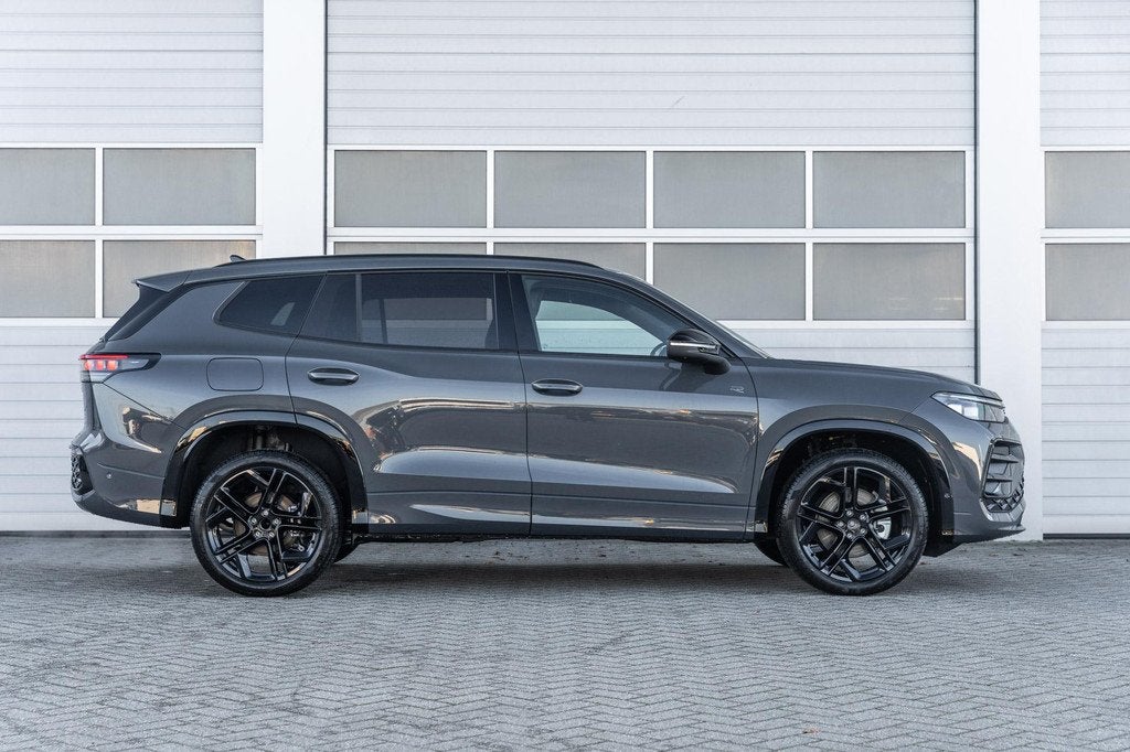 Volkswagen Tayron 1.5 eHybrid R-Line Edition | Panoramadak |, Auto's, Volkswagen, 12 maanden, Stof, 4 cilinders, Bedrijf