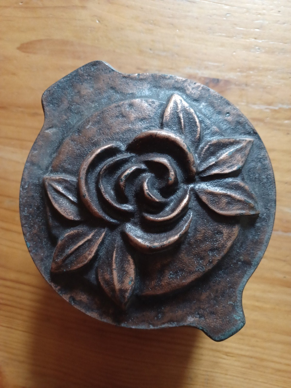 Antieke bronzen rozenvormige doos  sieraden box, Ophalen of Verzenden