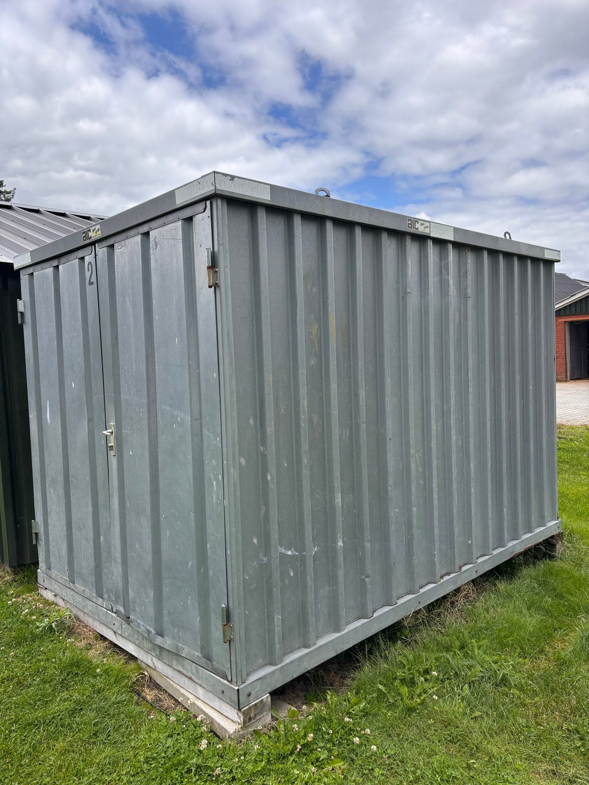 Nette container te koop met sleutels en slot, Doe-het-zelf en Verbouw, Containers, Ophalen