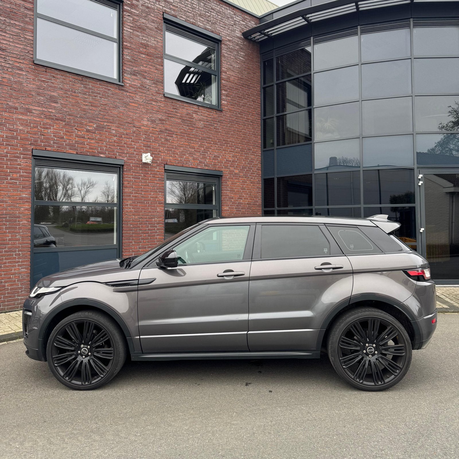 Land Rover Range Rover Evoque 2.0 TD4 2WD 110KW 2016 Grijs, Auto's, Voorwielaandrijving, 4 cilinders, 23 km/l, Particulier